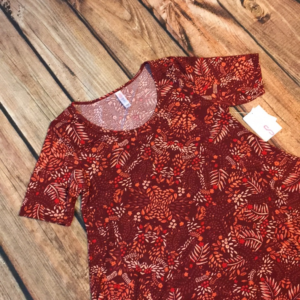 LuLaRoe Perfect T, Size Small